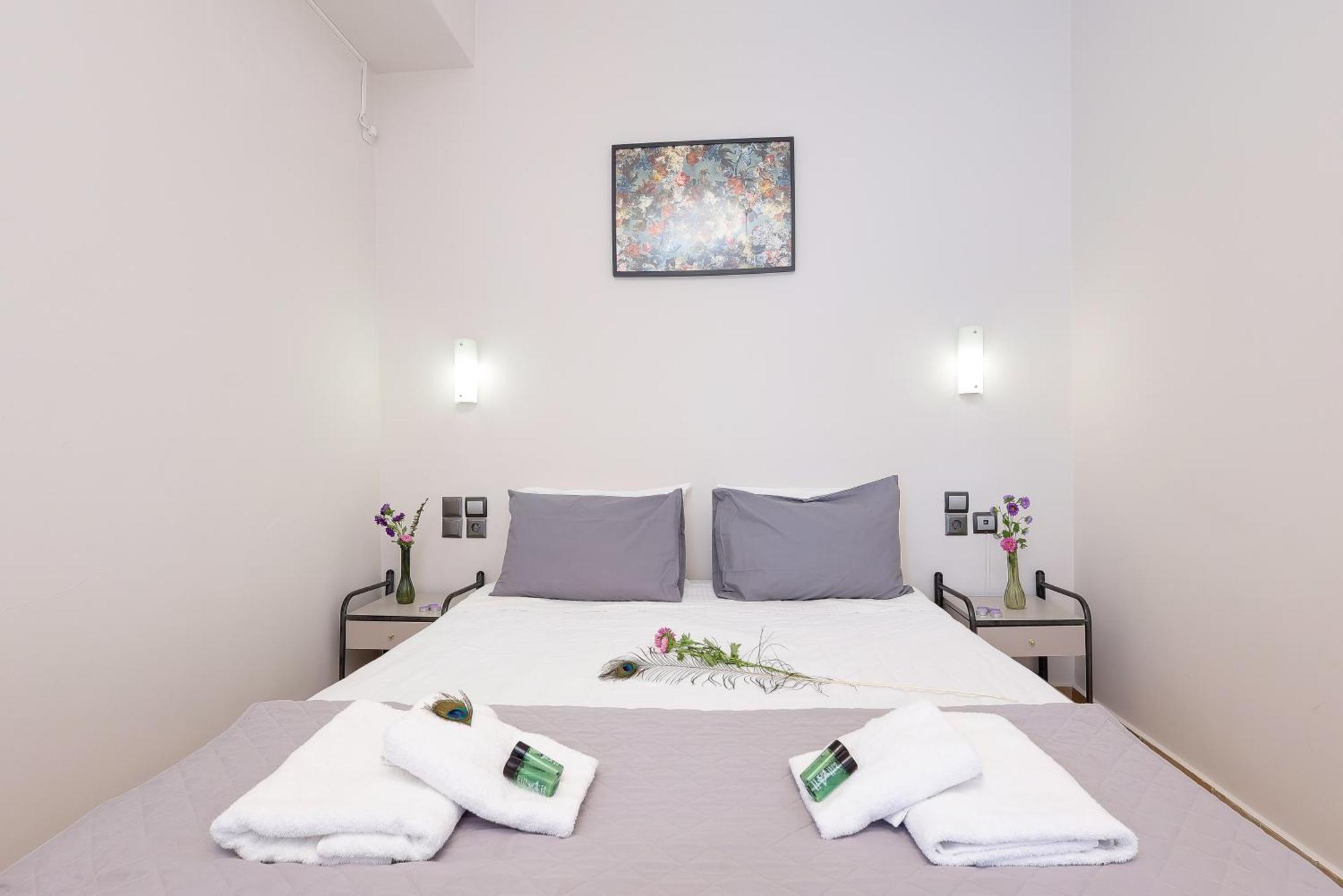 Salver Athens Room photo